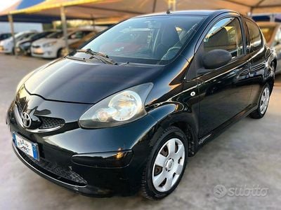 Usata Toyota Aygo 67 CV (49 kW) 2009 Nero Utilitaria