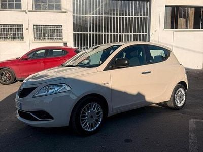 Usata Lancia Ypsilon Silver 69 CV (50 kW) 2016 Beige Utilitaria