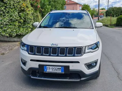 Usado Jeep Compass Limited 120 CV (88 kW) 2018 Blanco SUV