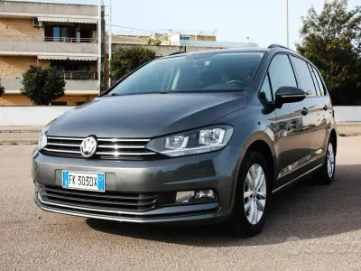 Usata VW Touran Comfortline 116 CV (85 kW) 2017 Grigio Monovolume