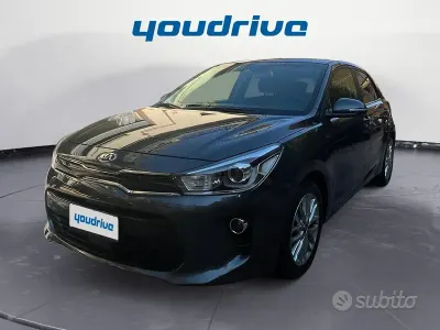 Käytetty Kia Rio 90 HP (66 kW) 2018 Harmaa Sedan