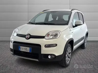 Usata Fiat Panda 4x4 S 86 CV (63 kW) 2019 Bianco Utilitaria