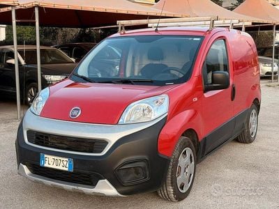 Usata Fiat Fiorino Trekking 95 CV (69 kW) 2017 Rosso Monovolume