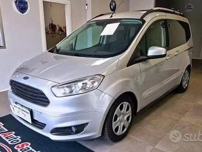 Usata Ford Tourneo Courier 95 CV (69 kW) 2014 Grigio Monovolume