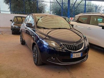 Usata Lancia Ypsilon Gold 69 CV (50 kW) 2021 Blu Utilitaria