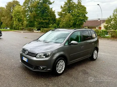 Usata VW Touran Comfortline 105 CV (77 kW) 2011 Grigio Monovolume