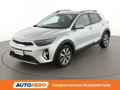 Usata Kia Stonic Style 84 CV (61 kW) 2023 Argento SUV