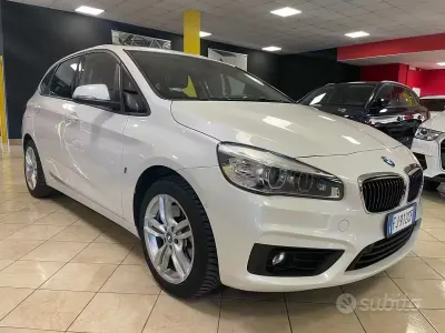 Usata BMW 225 Active Tourer iPerformance 136 CV (100 kW) 2017 Bianco Monovolume