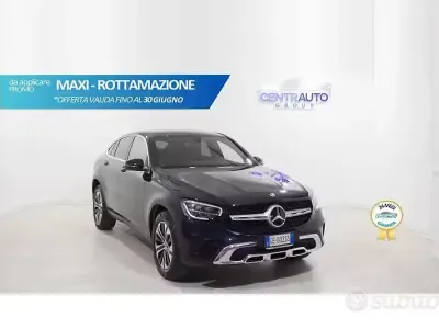 Usata Mercedes GLC220 194 CV (142 kW) 2021 Blu Coupé