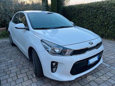 Usata Kia Rio 84 CV (61 kW) 2018 Bianco Berlina