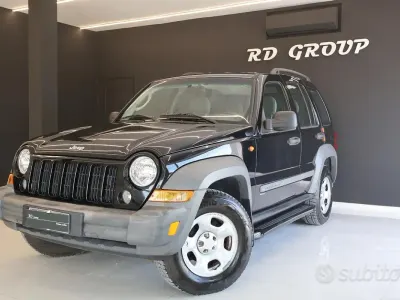 Second-hand Jeep Cherokee Sport 163 CP (119 kW) 2006 Negru SUV