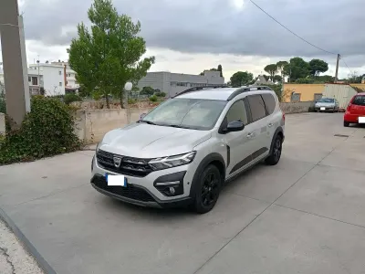 Usata Dacia Jogger Extreme 101 CV (74 kW) 2022 Argento Monovolume