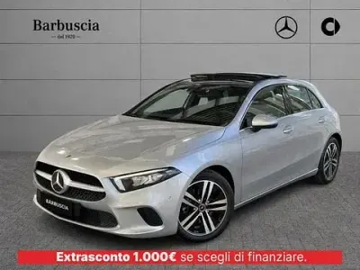 Usata Mercedes A180 136 CV (100 kW) 2021 Argento Utilitaria