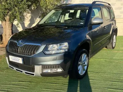 Usata Skoda Yeti GreenLine 105 CV (77 kW) 2015 Grigio SUV