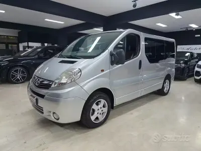 Usata Opel Vivaro 114 CV (83 kW) 2010 Grigio Monovolume