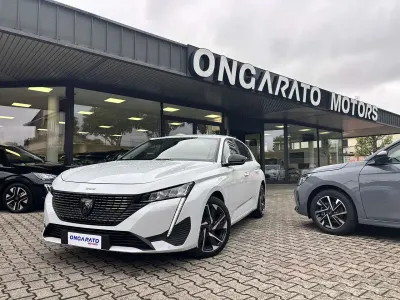Begagnad Peugeot 308 Allure 145 HK (106 kW) 2025 Vit Halvkombi