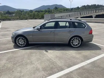 Begagnad BMW 320 177 HK (130 kW) 2009 Kombi