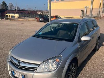 Usata Opel Astra 116 CV (85 kW) 2007 Grigio Station wagon