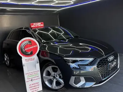 Begagnad Audi A3 S-Line 116 HK (85 kW) 2022 Grå Sedan