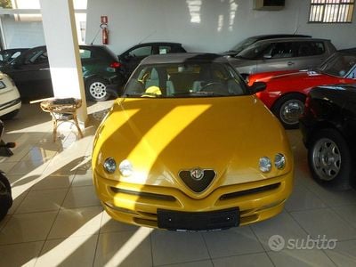 Usata Alfa Romeo Spider 155 CV (114 kW) 1998 Giallo Cabrio