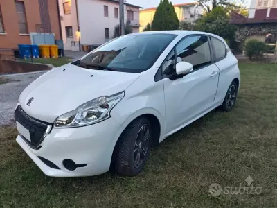 Usata Peugeot 208 2015 Bianco Utilitaria