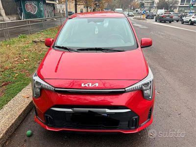 Usata Kia Picanto 63 CV (46 kW) 2025 Rosso Utilitaria