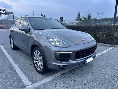 Usata Porsche Cayenne 250 CV (183 kW) 2016 Grigio SUV