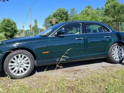 Usata Jaguar XJ Executive 258 CV (189 kW) 2004 Verde Berlina