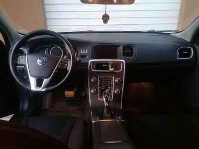Usata Volvo V60 CC Kinetic 150 CV (110 kW) 2016 Station wagon