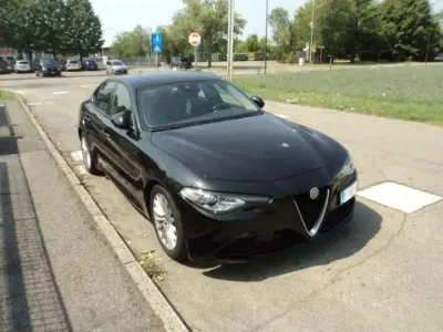 Usata Alfa Romeo Giulia Super 179 CV (131 kW) 2016 Nero Berlina