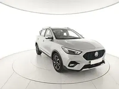 Usata MG ZS Luxury 106 CV (77 kW) 2024 Argento SUV