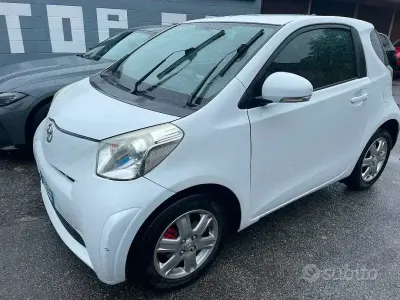 Usata Toyota iQ 68 CV (50 kW) 2009 Bianco Utilitaria