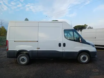 Occasion Iveco Daily 115 ch (84 kW) 2021 Blanc