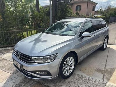 Usata VW Passat 150 CV (110 kW) 2020 Grigio Station wagon