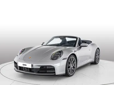 Nuova Porsche 911 480 CV (353 kW) 2026 Argento gt metallizzato/capote blu Cabrio