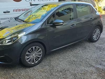 Begagnad Peugeot 208 75 HK (55 kW) 2017 Brun Halvkombi