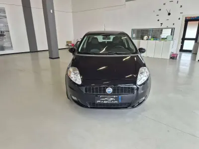 Usata Fiat Grande Punto 77 CV (56 kW) 2009 Nero Utilitaria