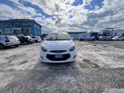 Usata Hyundai ix20 Comfort 90 CV (66 kW) 2015 Bianco Utilitaria
