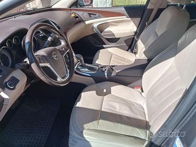 Usata Opel Insignia 170 CV (125 kW) 2011 Marrone Berlina