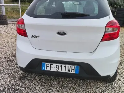 Usata Ford Ka 86 CV (63 kW) 2017 Bianco Berlina