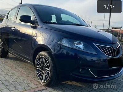 Usado Lancia Ypsilon Gold 69 HP (50 kW) 2021 Azul Citadino