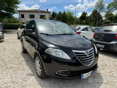Usata Lancia Ypsilon Gold 69 CV (50 kW) 2012 Nero Utilitaria