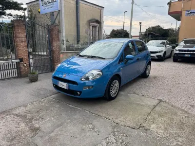 Usata Fiat Punto 95 CV (69 kW) 2018 Blu Utilitaria