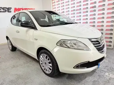 Gebraucht Lancia Ypsilon Gold 95 PS (69 kW) 2015 Weiß Kleinwagen