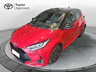 Brugt Toyota Yaris Hybrid Style 116 HK (85 kW) 2023 Rød Sedan
