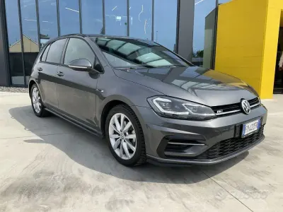 Usata VW Golf VII Sport 116 CV (85 kW) 2020 Grigio scuro metallizzato Berlina