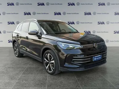 Usata VW Tiguan R-line 150 CV (110 kW) 2024 Nero SUV