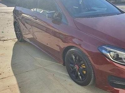 Usata Mercedes B180 2012 Rosso Monovolume