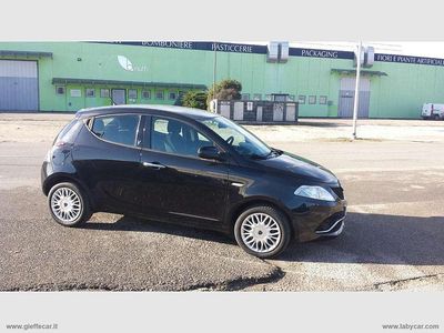 Usata Lancia Ypsilon Gold 69 CV (50 kW) 2016 Nero Utilitaria