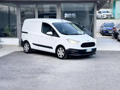 Usata Ford Transit Courier 76 CV (55 kW) 2016 Bianco Furgone